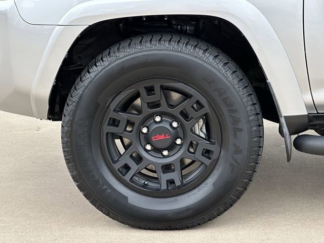 Used 2022 Toyota 4Runner SR5 Premium w/ Moonroof Package AWD/4WD image 33