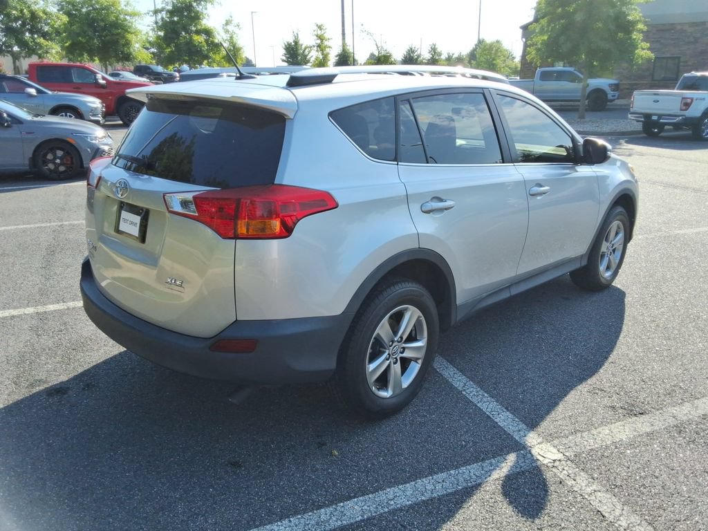Used 2015 Toyota RAV4 XLE w/ Preferred Accessory Package FWD image 5