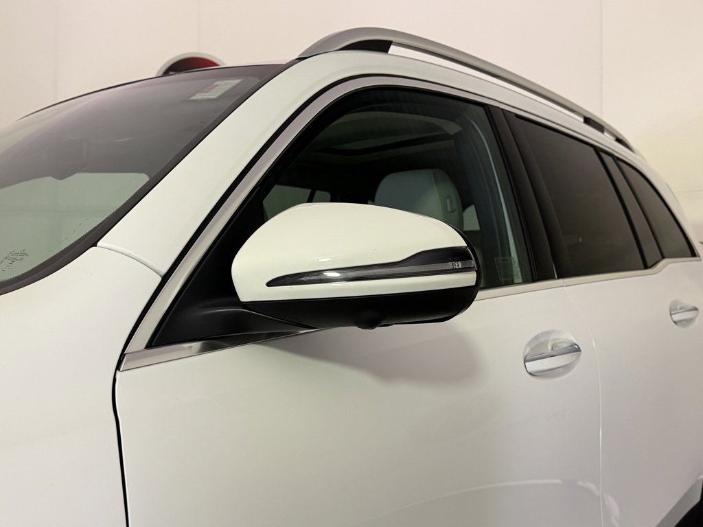 Used 2023 Mercedes-Benz GLB 250 4MATIC image 12