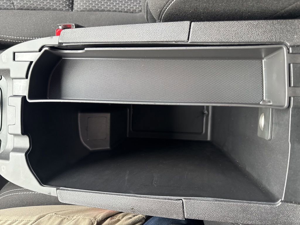 Used 2023 GMC Terrain SLE w/ Driver Convenience Package image 46