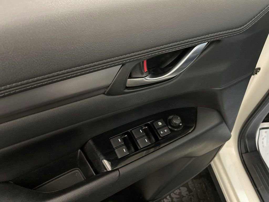 Used 2019 MAZDA CX-5 Touring image 16