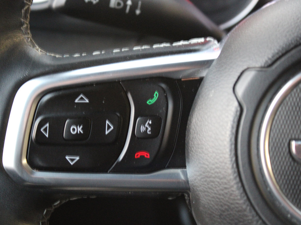 Used 2018 Jeep Wrangler Unlimited Sahara image 27