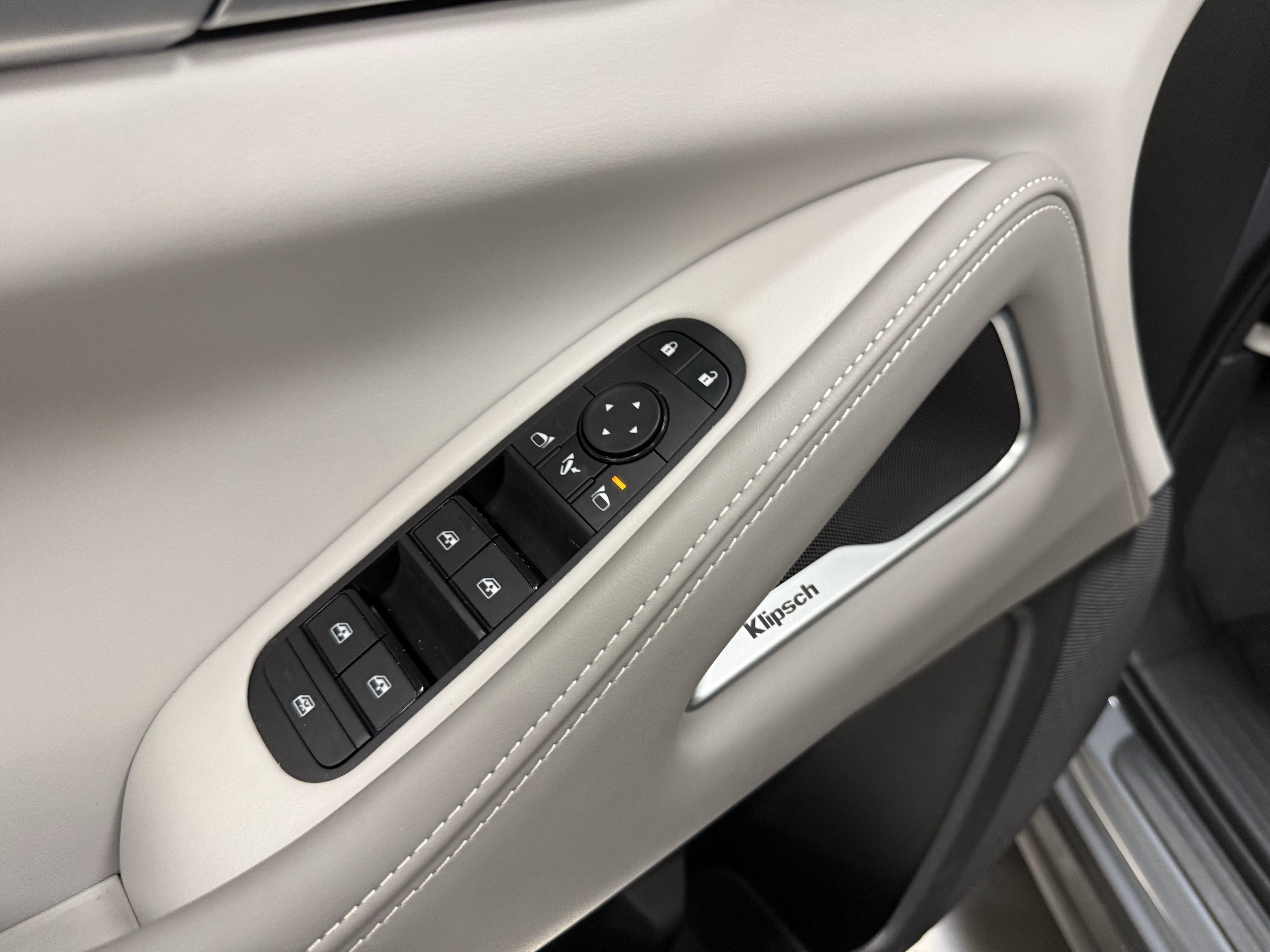 Certified 2027 INFINITI QX60 Luxe w/ Cargo Package FWD image 11