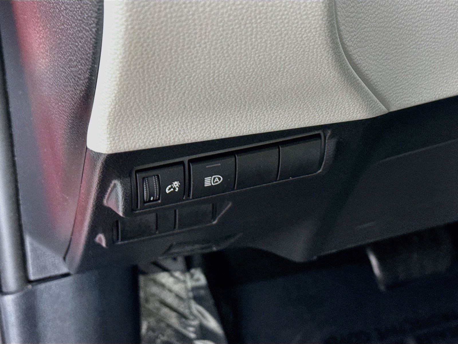 Used 2022 Toyota Corolla Cross LE FWD image 14