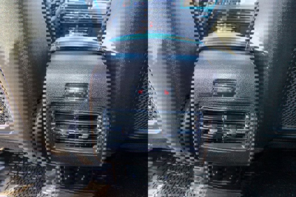 Used 2025 Lincoln Corsair Reserve w/ Equipment Group 202A AWD/4WD image 10