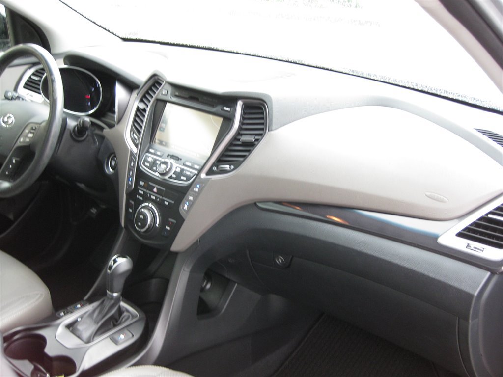 Used 2015 Hyundai Santa Fe GLS w/ Option Group 03 FWD image 41