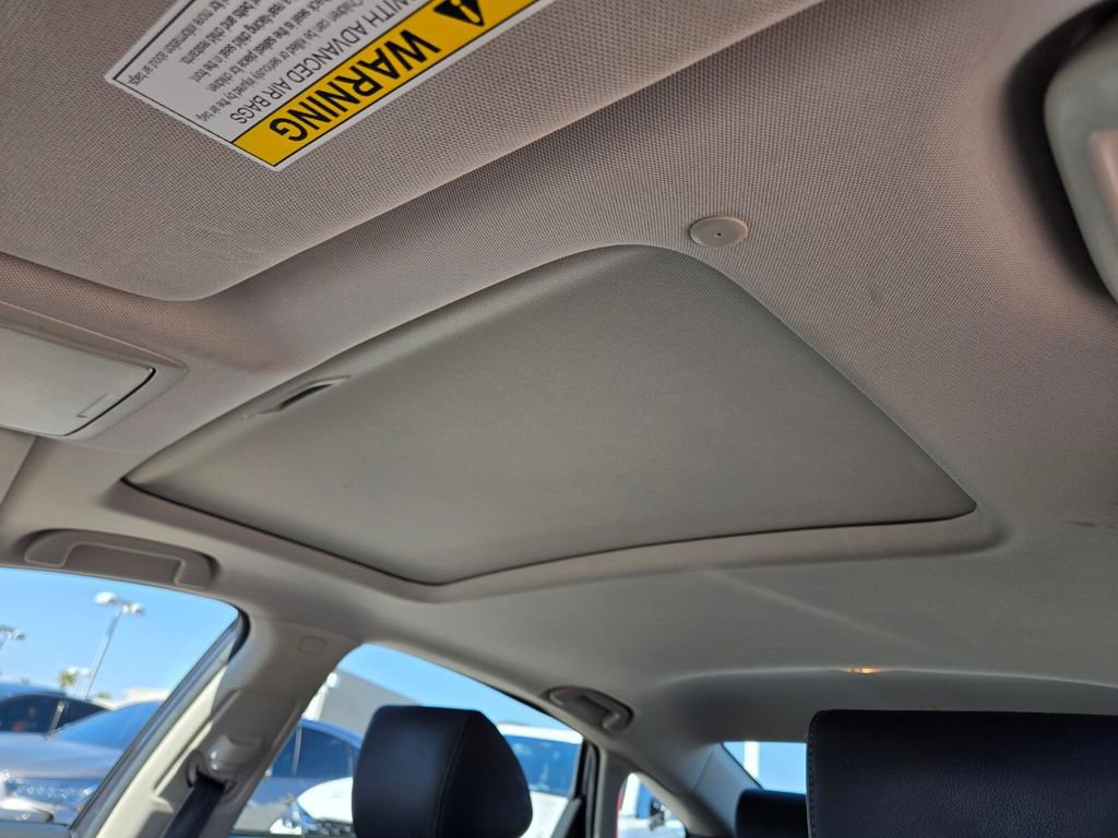 Used 2018 Honda Accord Touring image 7