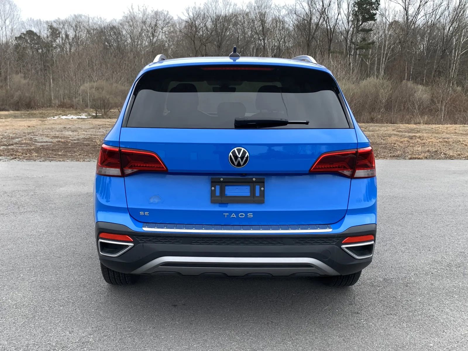 Used 2023 Volkswagen Taos SE w/ Black Wheel Package image 6