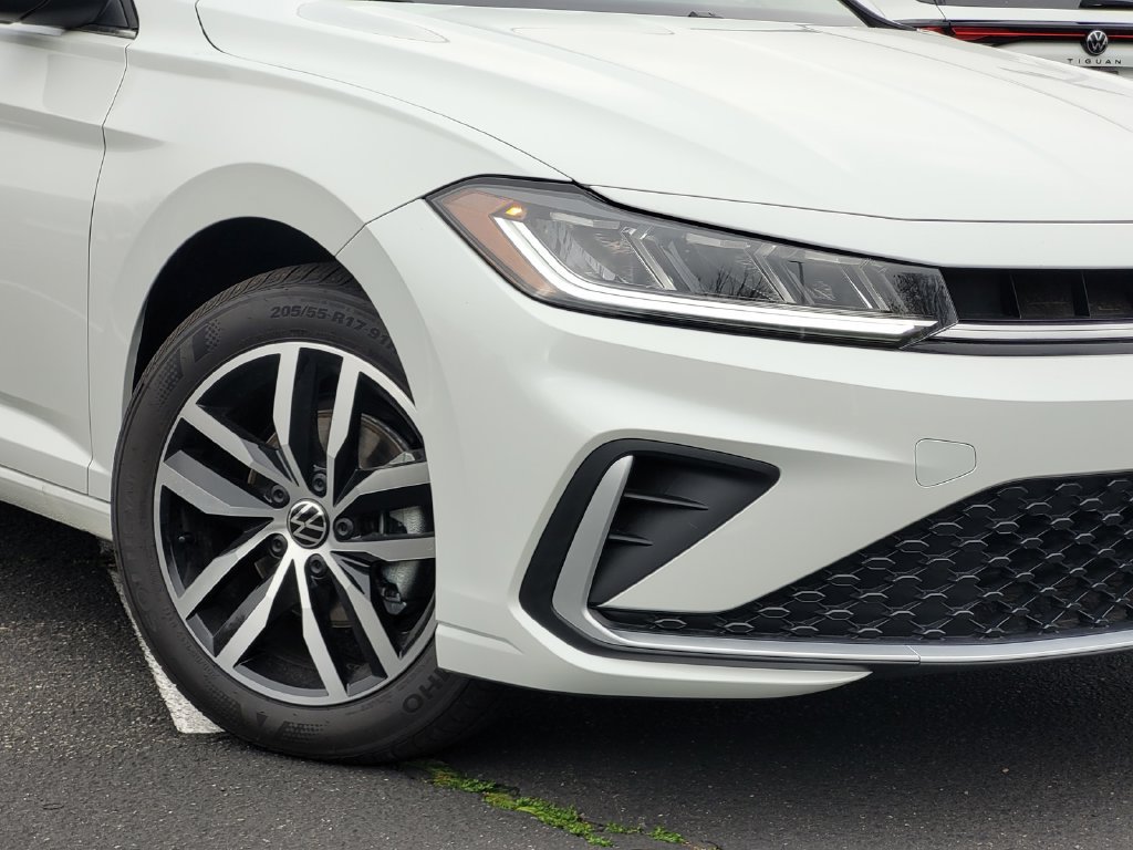 New 2026 Volkswagen Jetta SE FWD image 3
