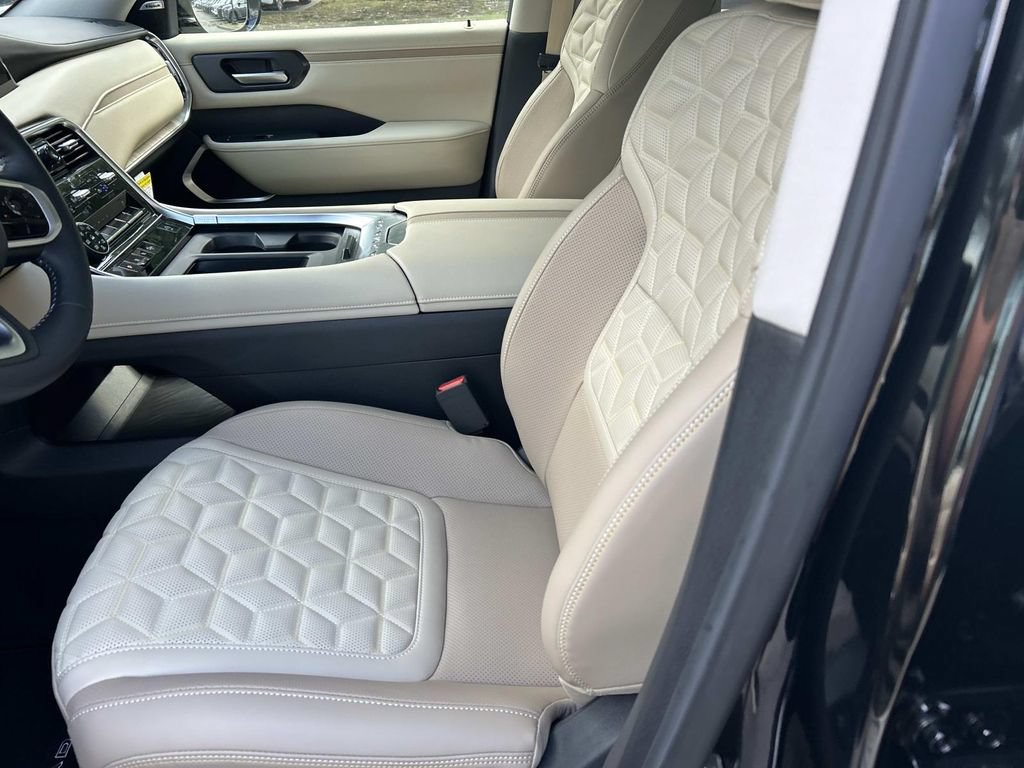 New 2026 Nissan Armada Platinum AWD/4WD image 16