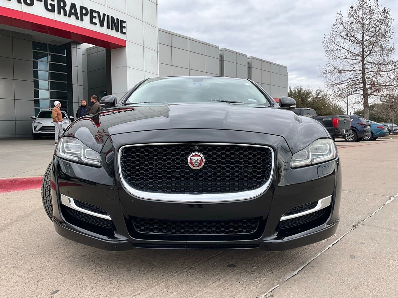 Used 2016 Jaguar XJ R-Sport image 3