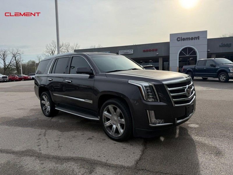 Used 2015 Cadillac Escalade Luxury image 9