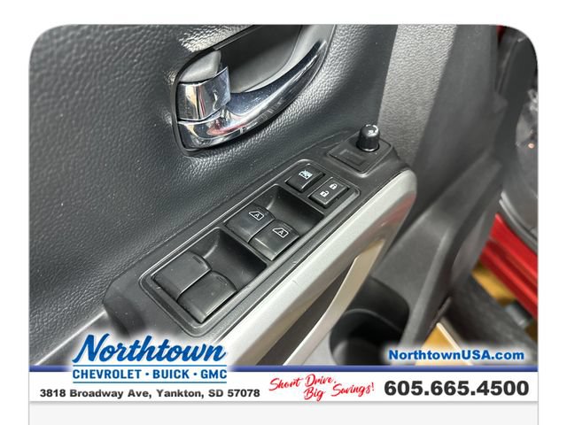 Used 2017 Nissan Titan SL w/ Off-Road Package AWD/4WD image 12