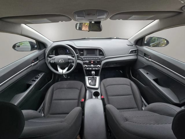 Used 2020 Hyundai Elantra SE w/ Cargo Package (C1) FWD image 18