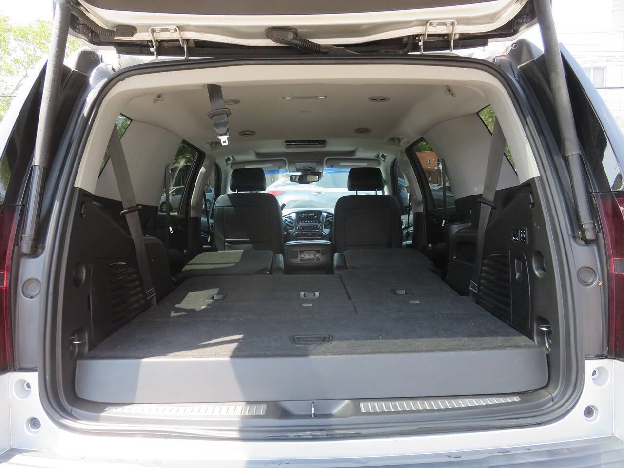Used 2018 Chevrolet Tahoe Premier AWD/4WD image 29