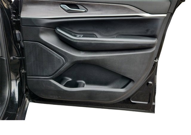 Used 2024 Jeep Grand Cherokee L Limited w/ Luxury Tech Group II image 26