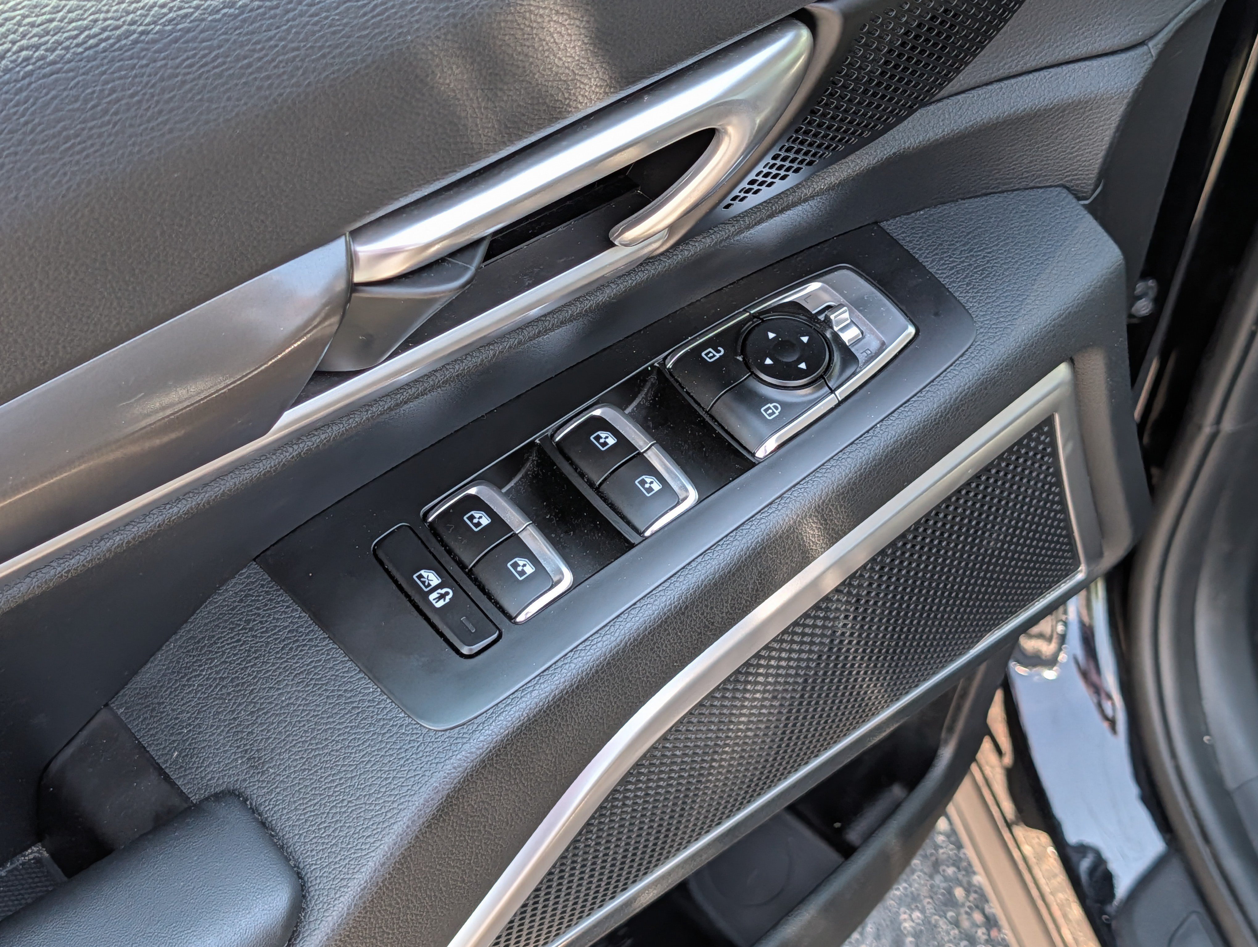 Certified 2024 Kia Telluride S w/ S Sunroof Package AWD/4WD image 19