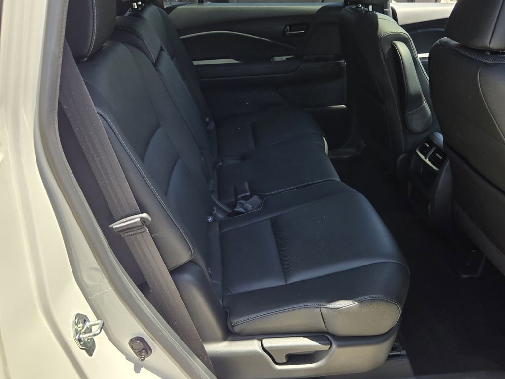 Certified 2023 Honda Passport EX-L image 16