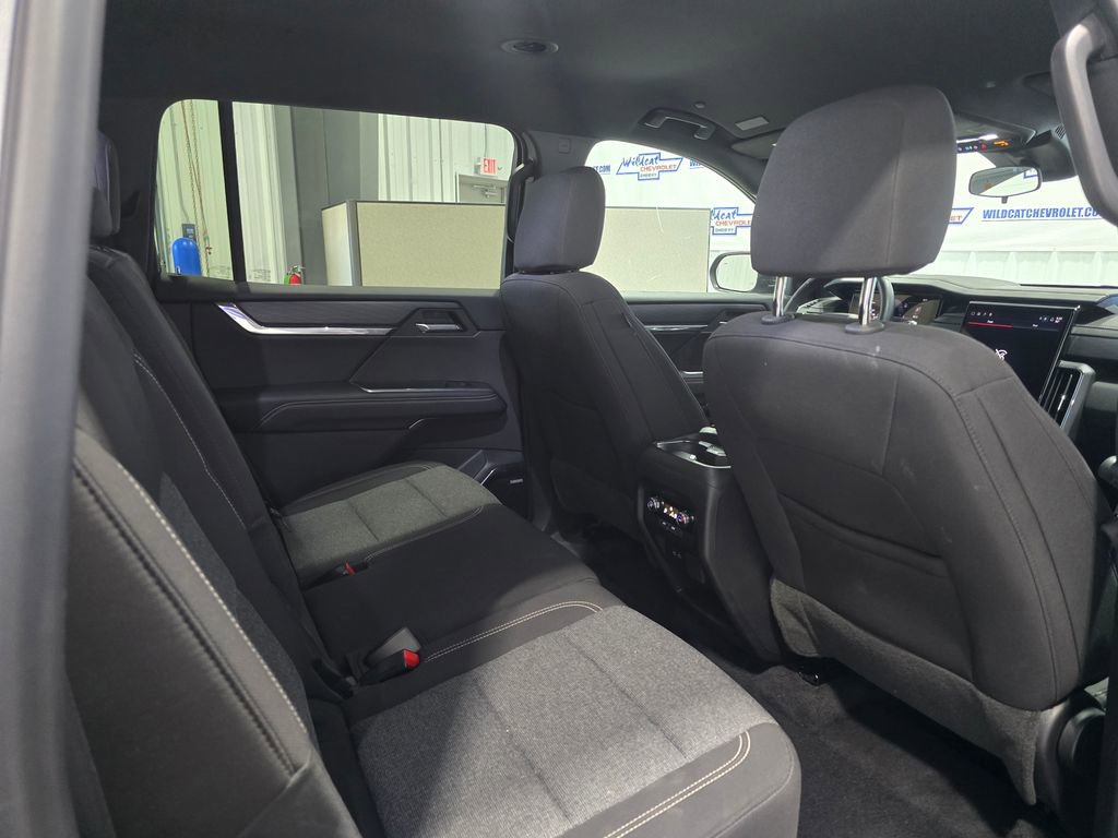 Used 2025 GMC Acadia Elevation image 26