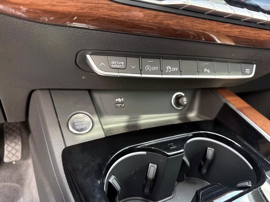 Used 2023 Audi A4 2.0T Premium w/ Convenience Package AWD/4WD image 16