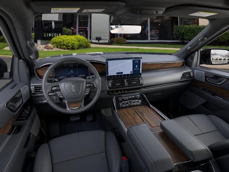 New 2024 Lincoln Navigator Reserve AWD/4WD image 9