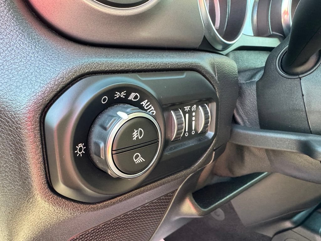 Used 2021 Jeep Gladiator Sport AWD/4WD image 14
