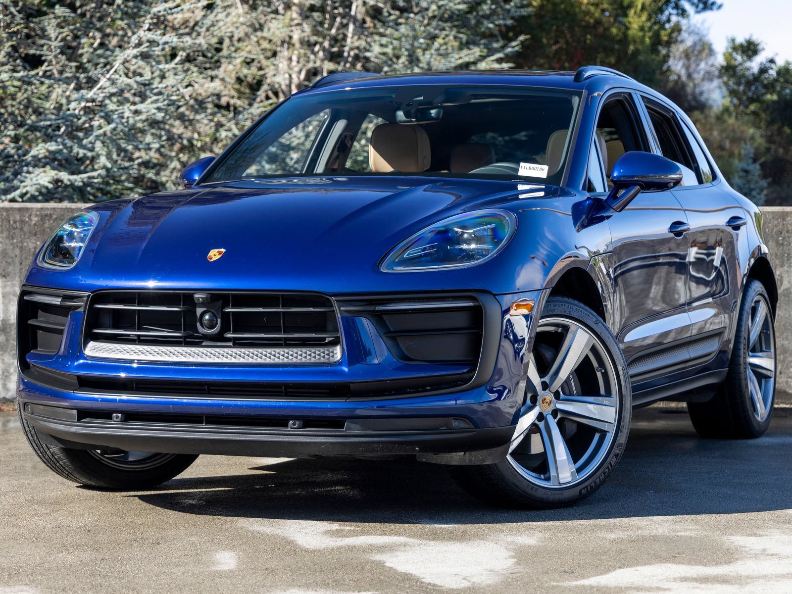 Certified 2026 Porsche Macan AWD/4WD image 1