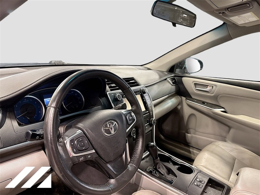 Used 2017 Toyota Camry XLE image 9