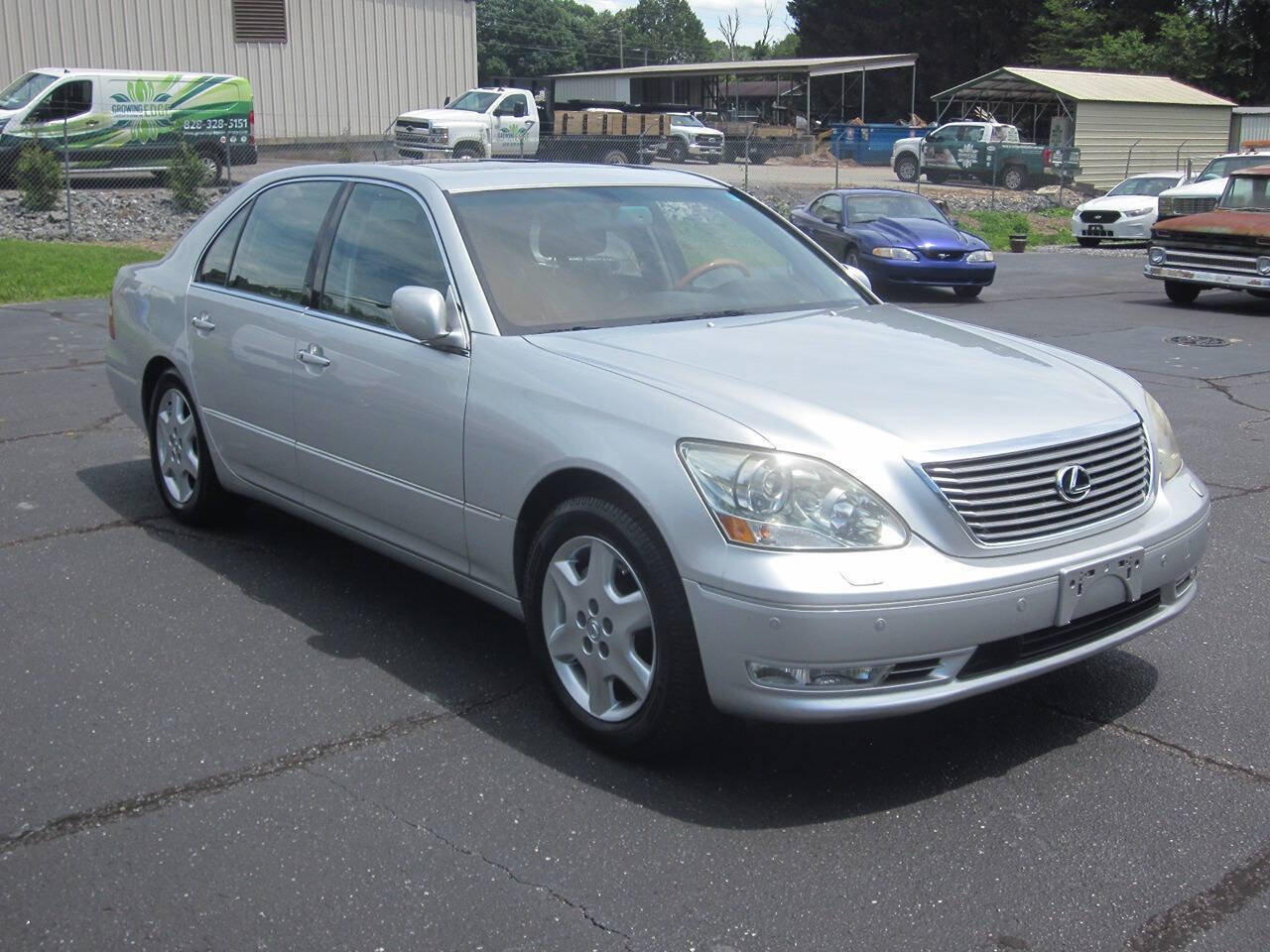 Used 2004 Lexus LS 430 RWD image 4