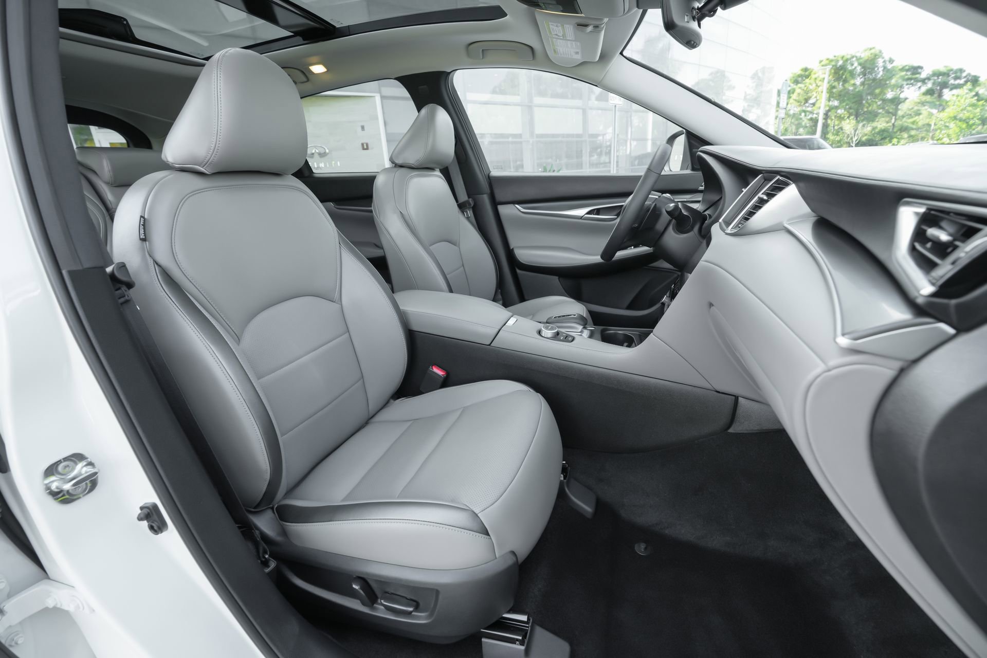 Used 2025 INFINITI QX50 Luxe image 38