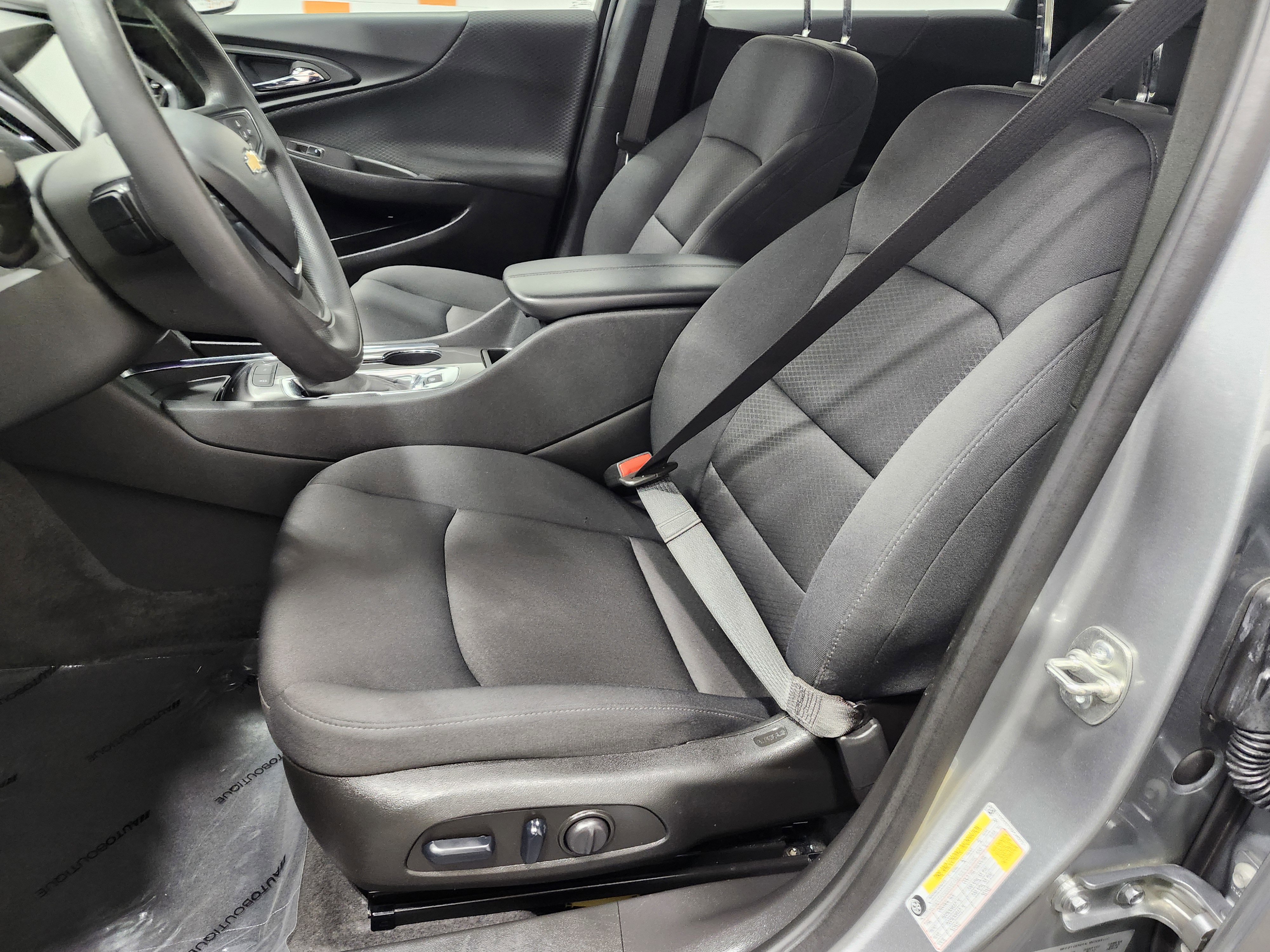 Used 2025 Chevrolet Malibu LT image 16