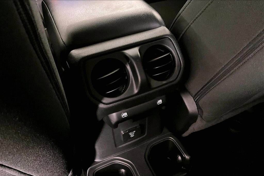 Used 2023 Jeep Gladiator Willys image 33