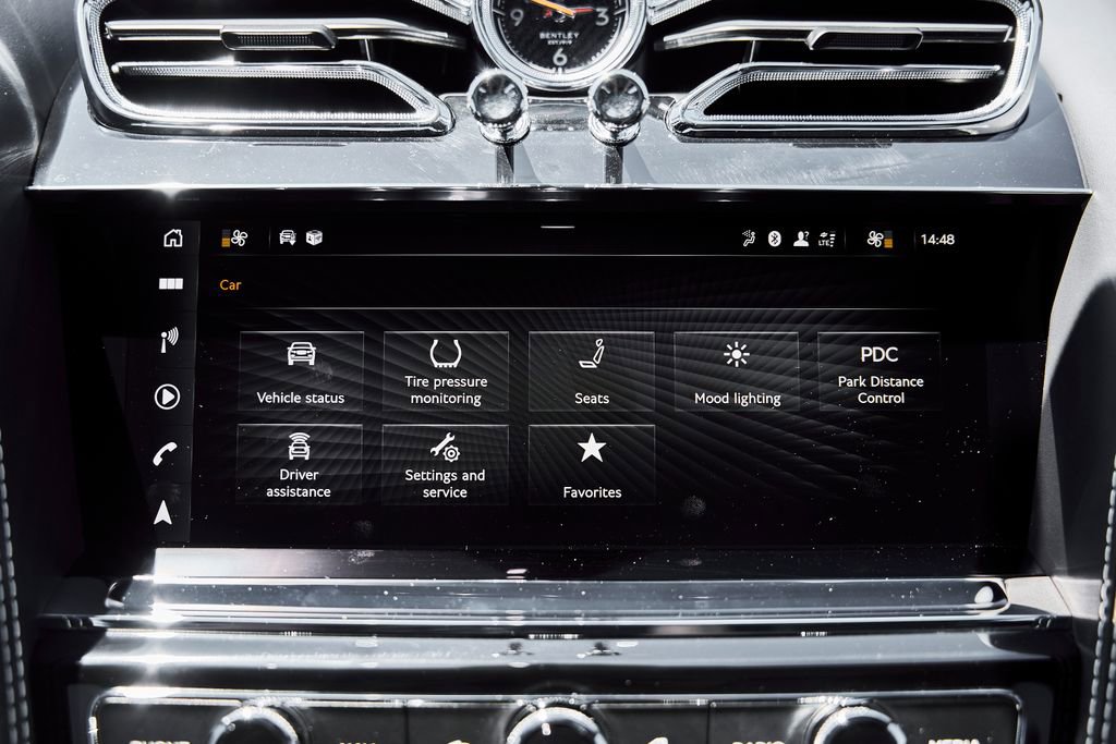 Used 2024 Bentley Bentayga AWD/4WD image 72