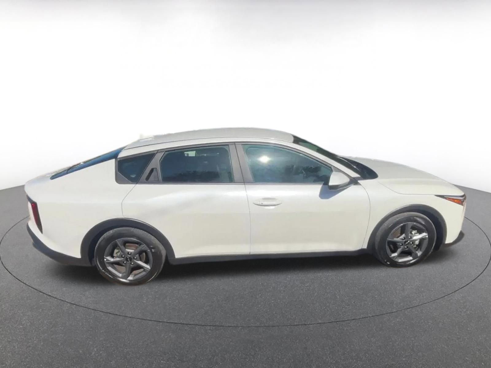 Used 2025 Kia K4 FWD image 16