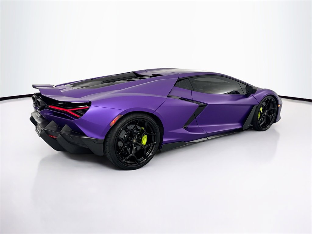 Used 2024 Lamborghini Revuelto image 5