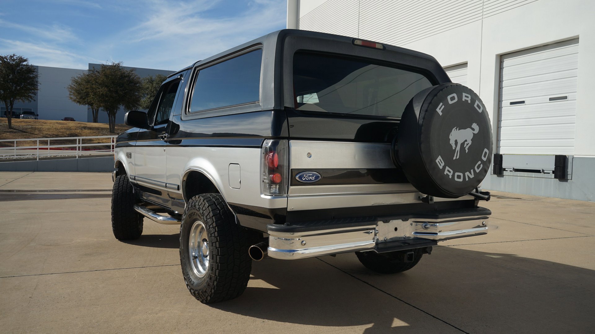 Used 1995 Ford Bronco XLT image 9