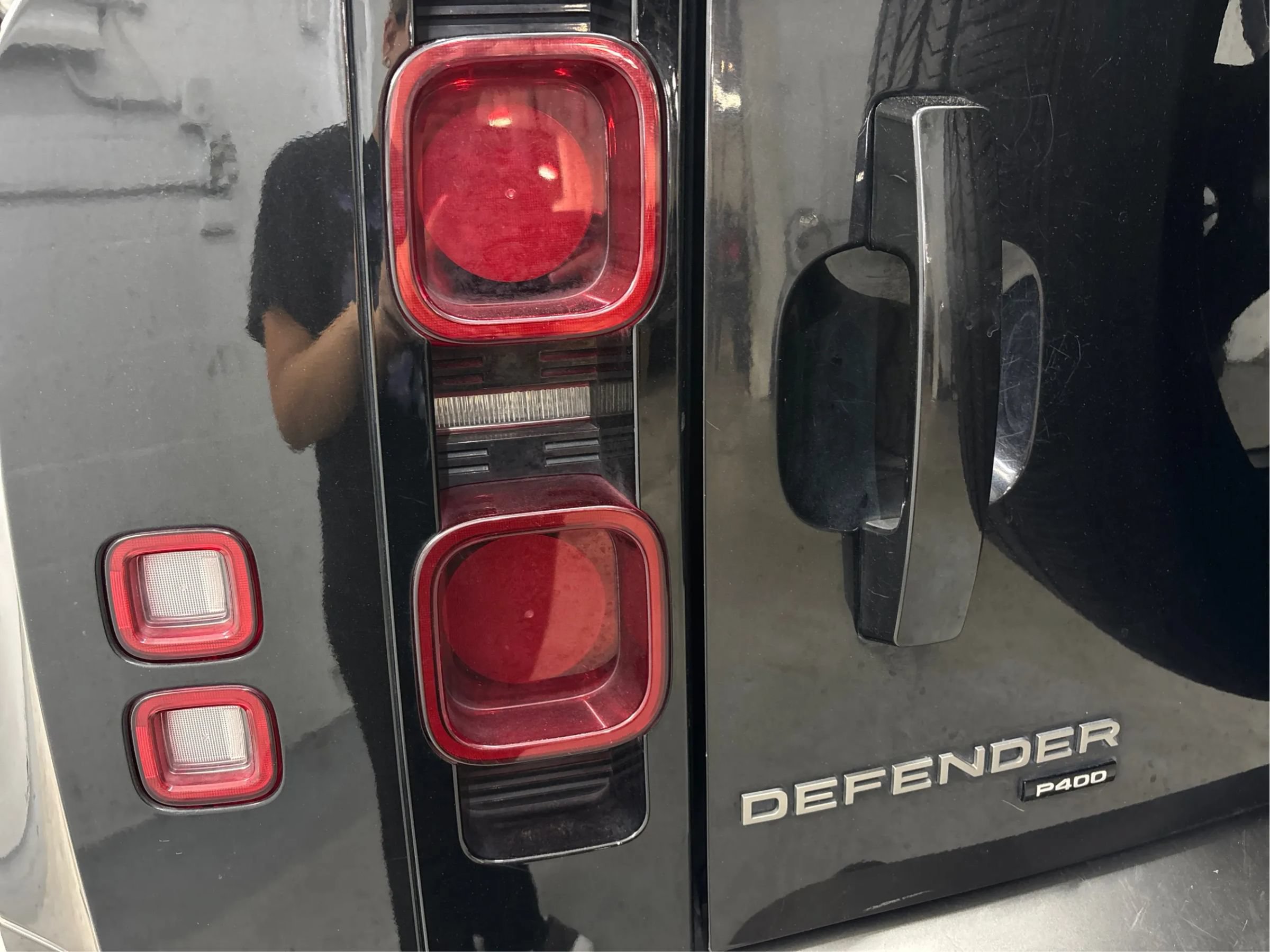 Used 2021 Land Rover Defender 110 X-Dynamic SE AWD/4WD image 33