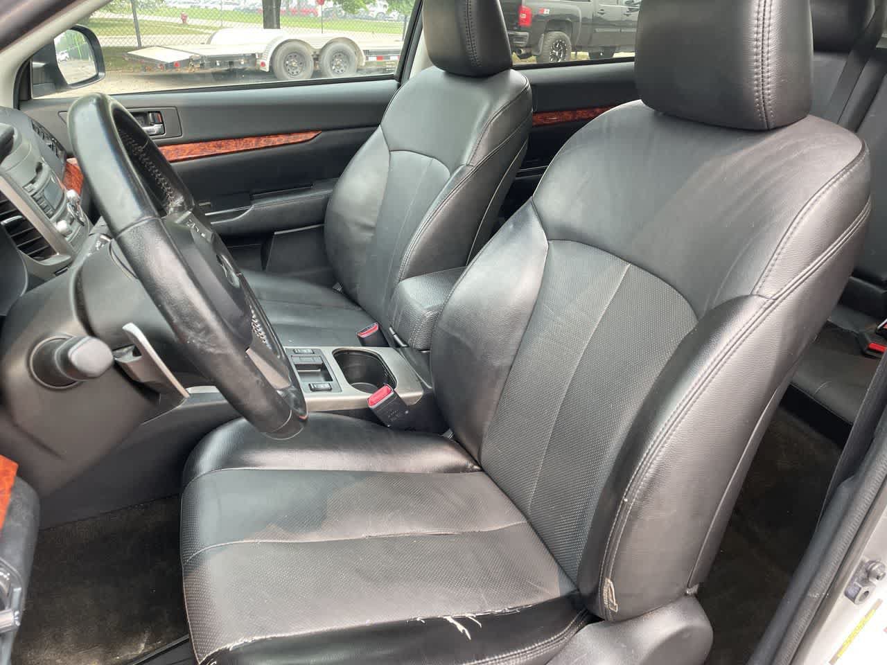 Used 2011 Subaru Outback 3.6R Limited w/ PWR Moonroof Pkg AWD/4WD image 12