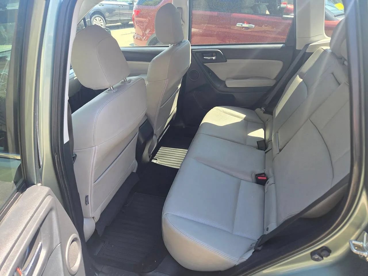 Used 2016 Subaru Forester 2.5i Limited AWD/4WD image 4