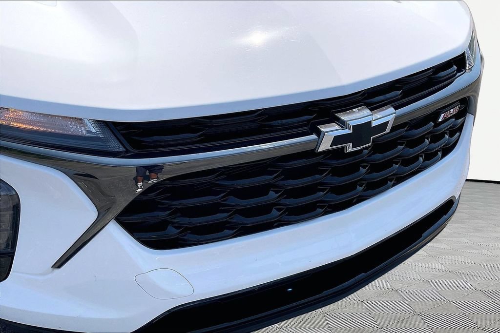 Used 2024 Chevrolet Trax RS w/ Driver Confidence Package FWD image 35
