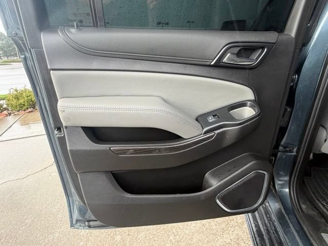 Used 2020 Chevrolet Suburban LT w/ RST Edition AWD/4WD image 26