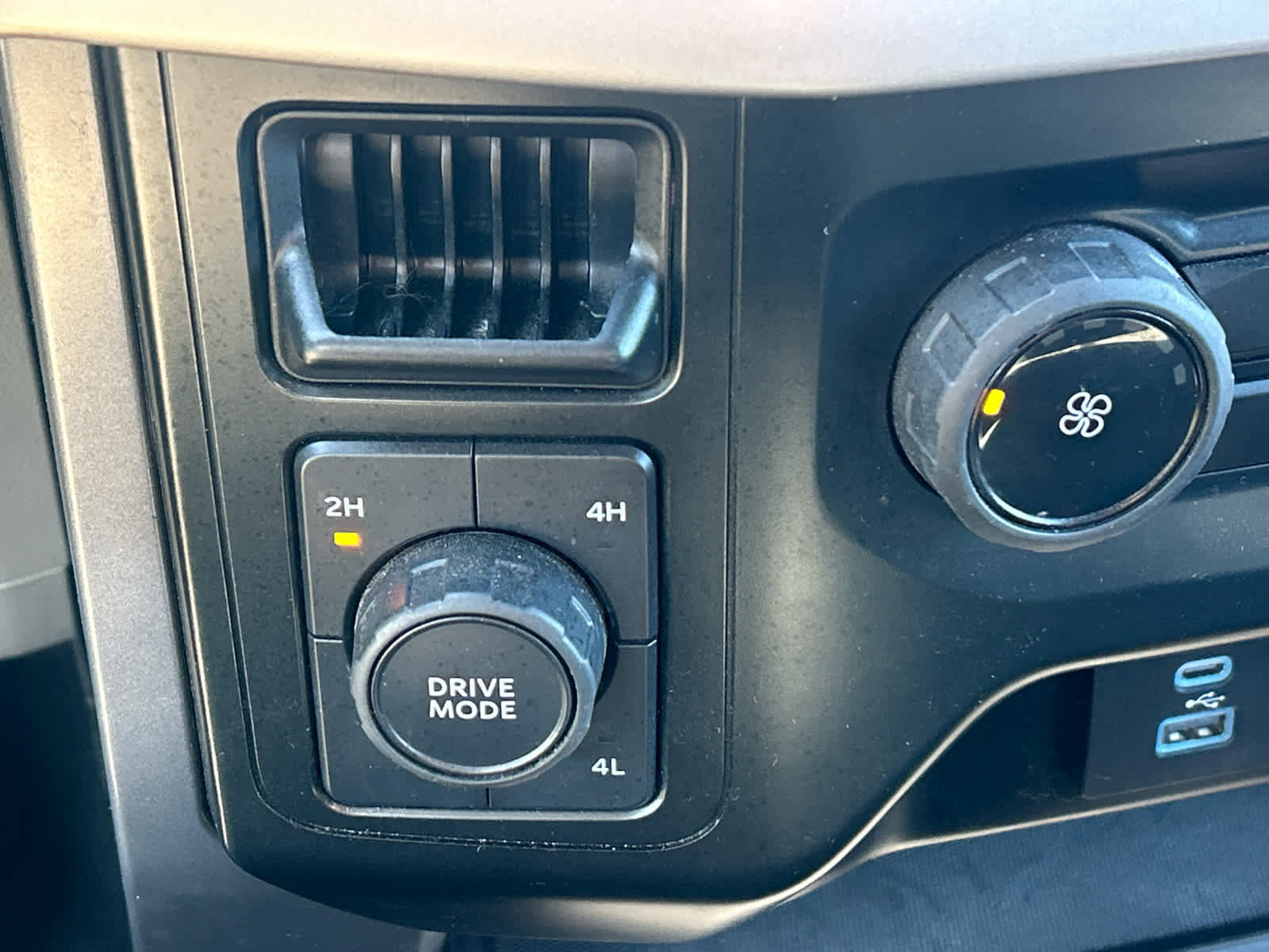 Used 2023 Ford F150 XLT AWD/4WD image 36