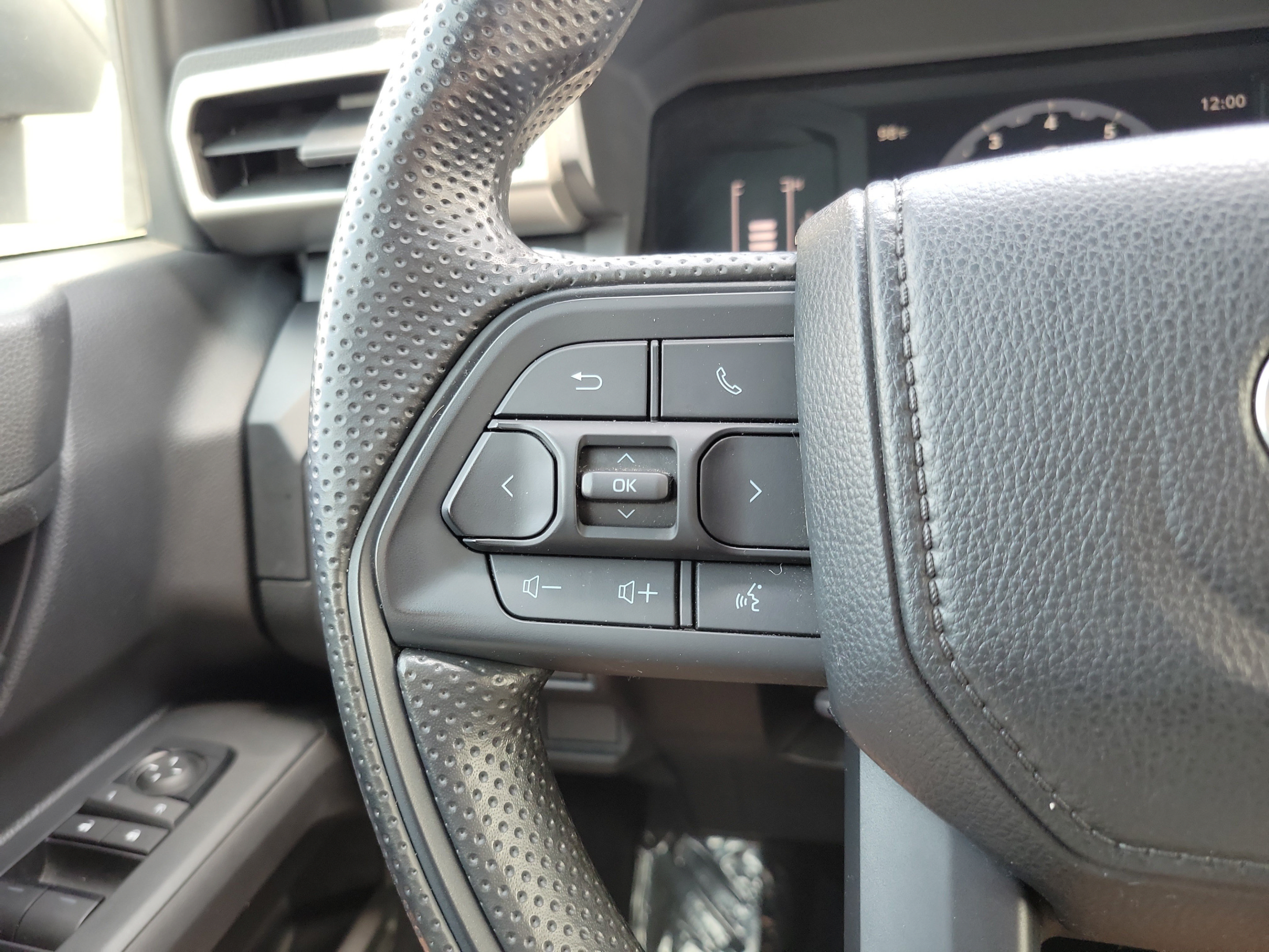 Used 2024 Toyota Tacoma SR w/ SR Upgrade Package RWD image 21