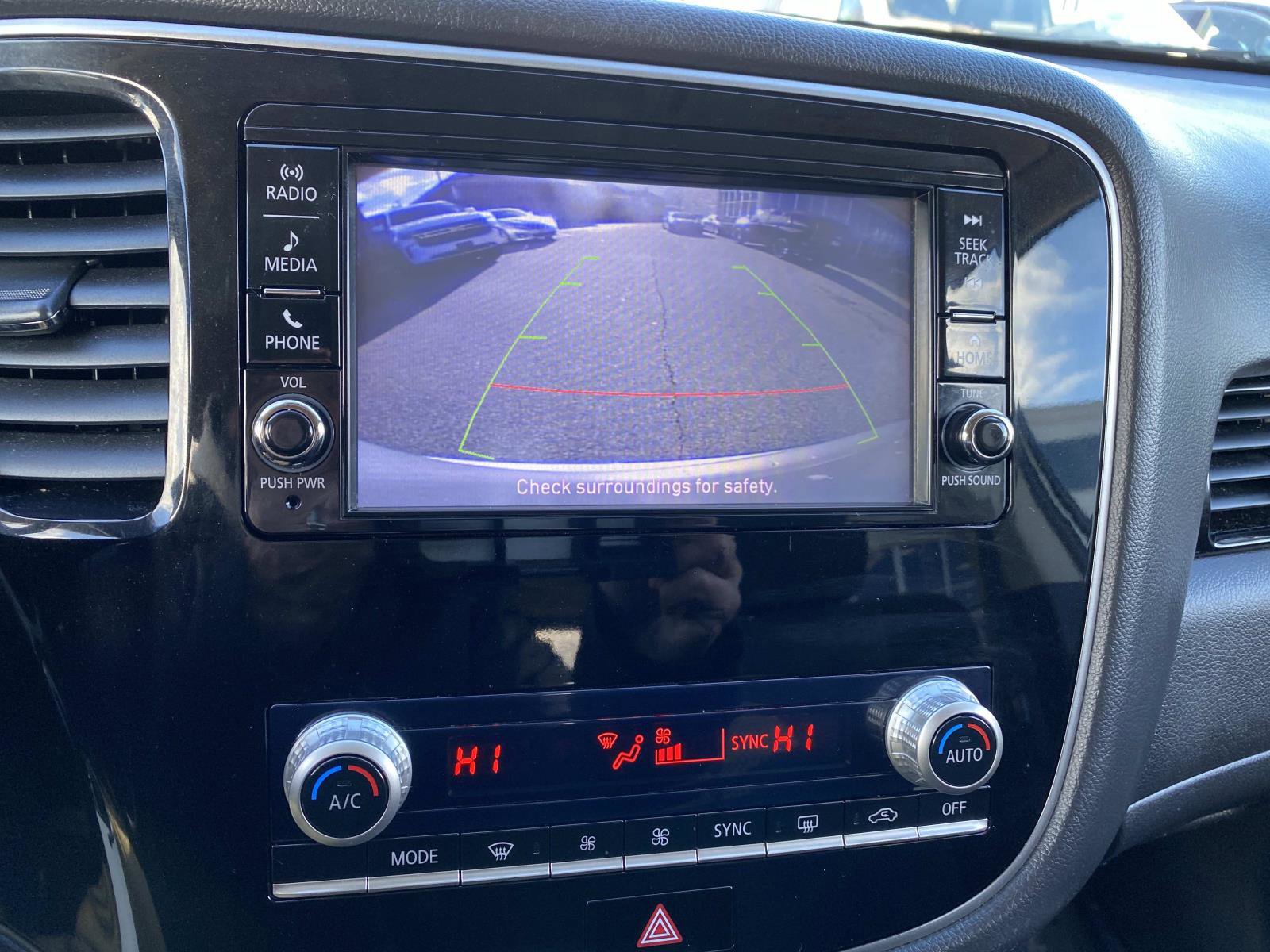 Used 2020 Mitsubishi Outlander ES image 10