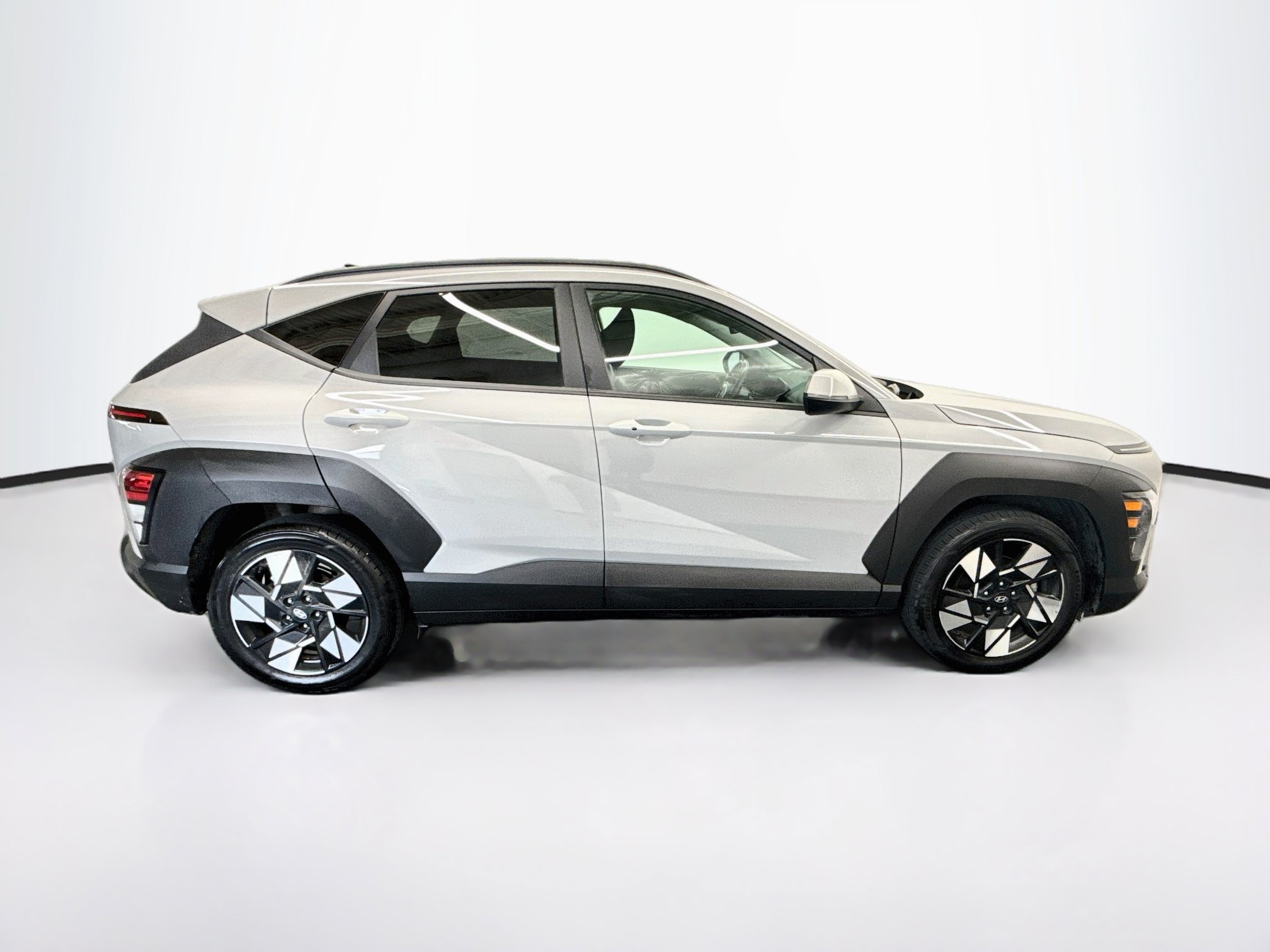 Used 2025 Hyundai Kona SEL FWD image 10