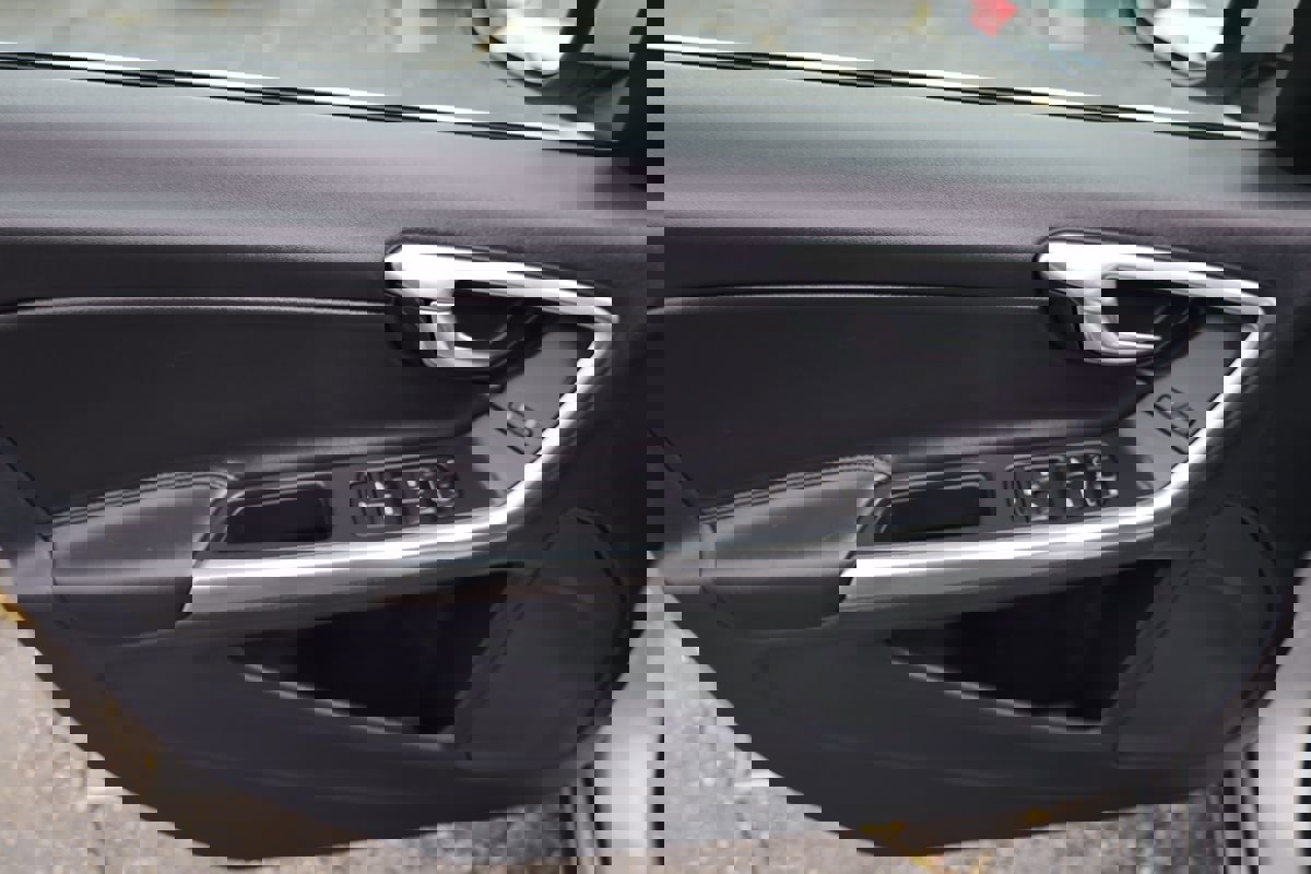 Used 2015 Volvo V60 T5 Premier FWD image 11