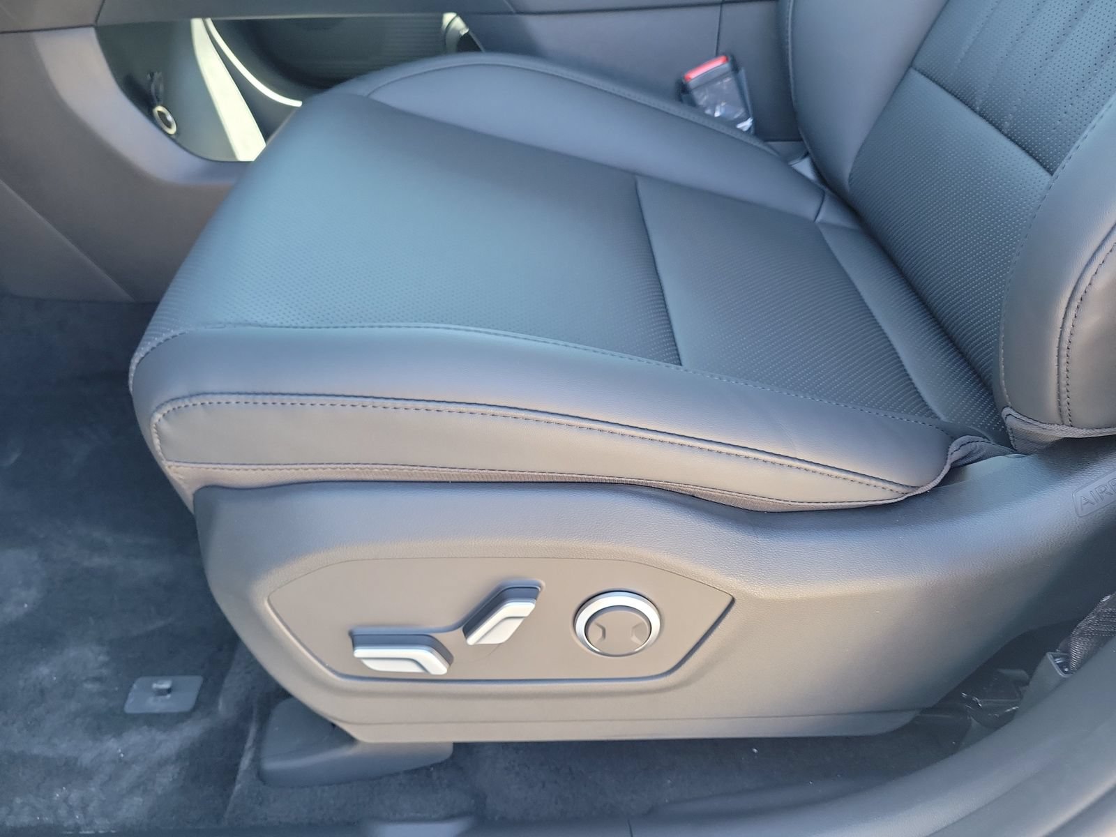 New 2027 Hyundai Santa Fe SEL FWD image 16