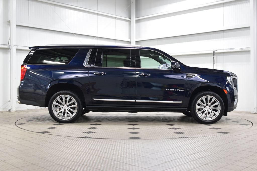 Used 2023 GMC Yukon XL Denali AWD/4WD image 9