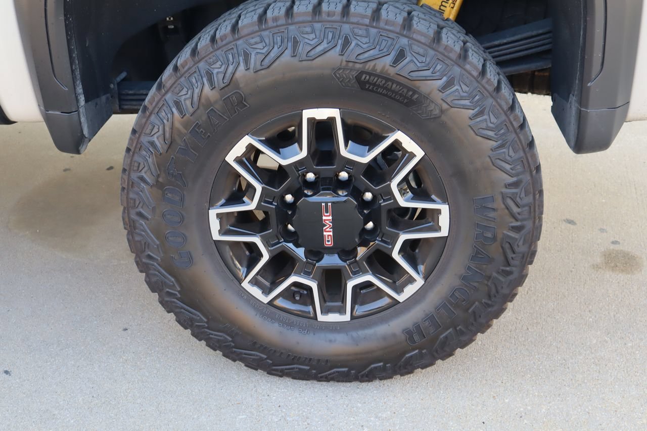 Used 2026 GMC Sierra 2500 AT4X AWD/4WD image 31