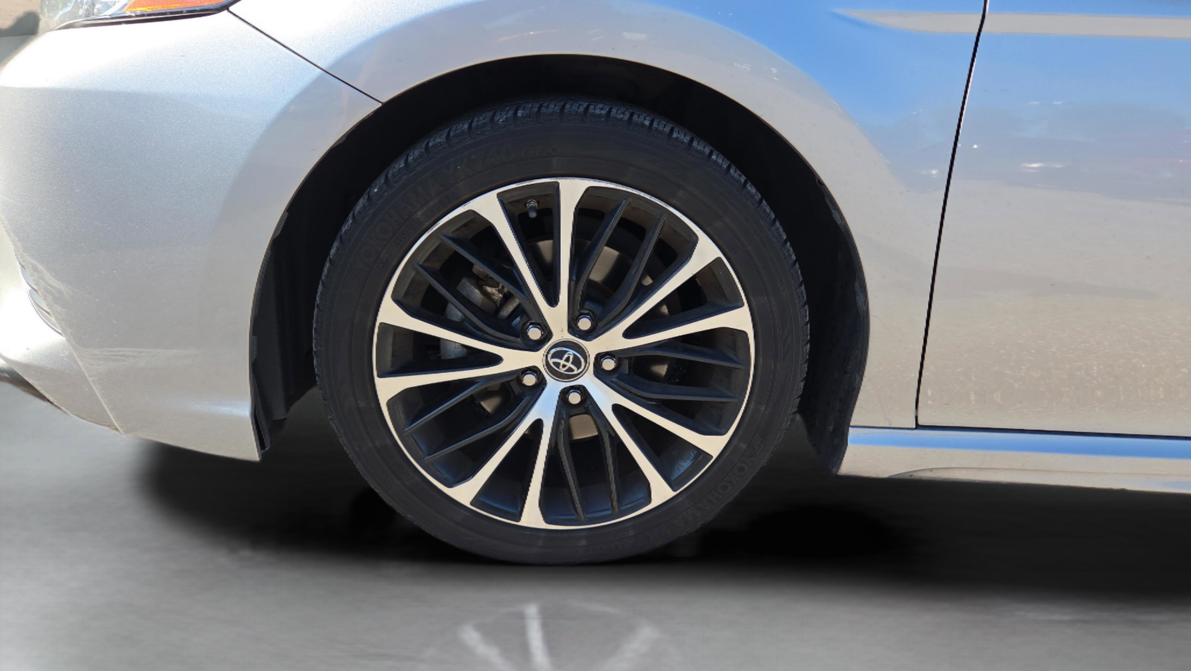 Used 2019 Toyota Camry SE FWD image 29